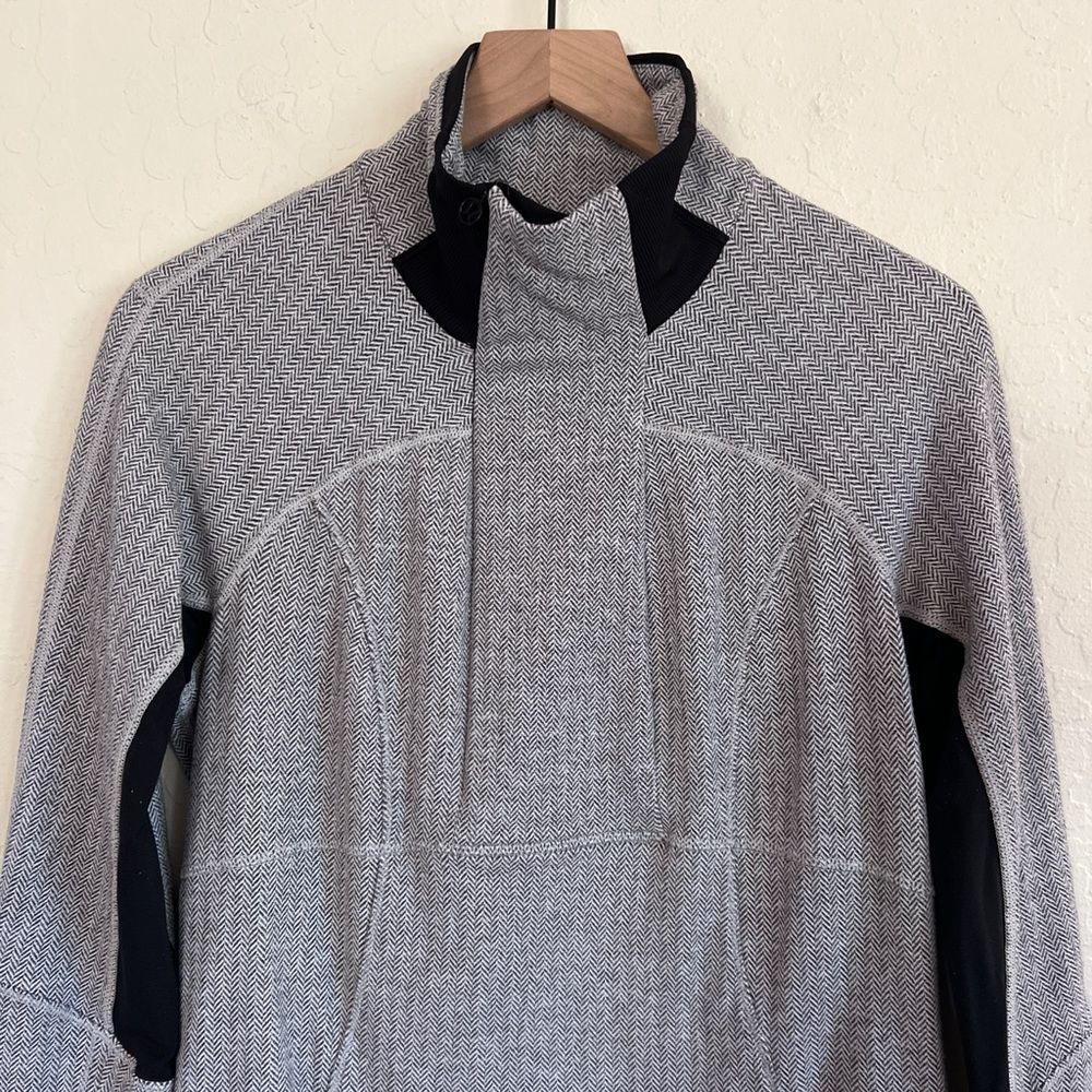 lululemon athletica Gray Long-Sleeve Half-Zip Pullover - Picture 8 of 13